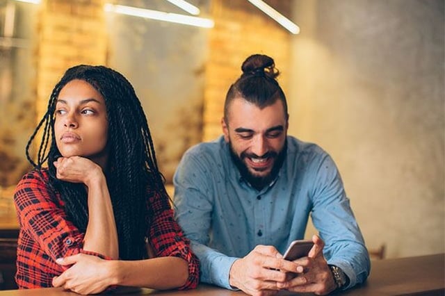 How to Deal With a Partner Who Won’t Get Off Their Phone