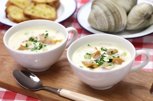 Best Crock-Pot Clam Chowder Recipe
